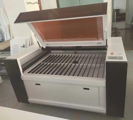 เครื่องเลเซอร์ Co2 ความเร็วสูง 0-1000mm/S เครื่องตัดเลเซอร์ Co2 สำหรับการแกะสลัก